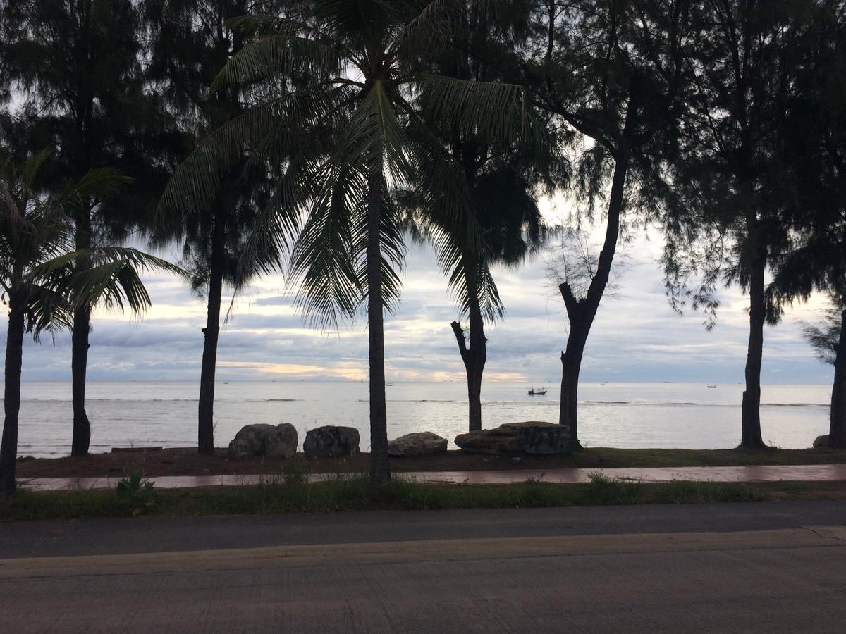 Palm Beach Resort Pran Buri Dış mekan fotoğraf